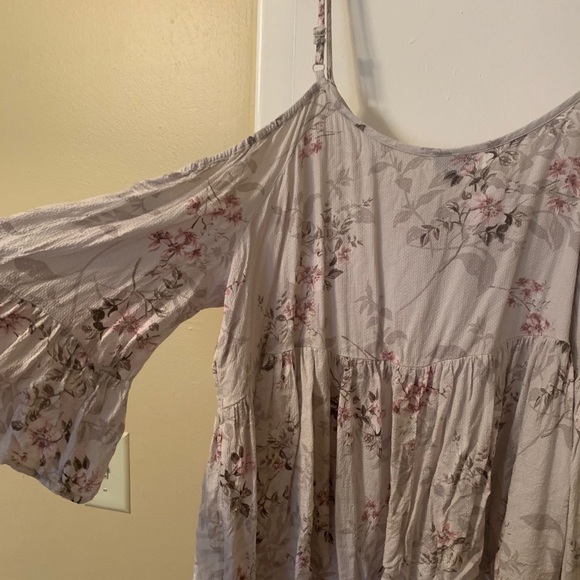 Torrid Cold Shoulder Top - Picture 3 of 4